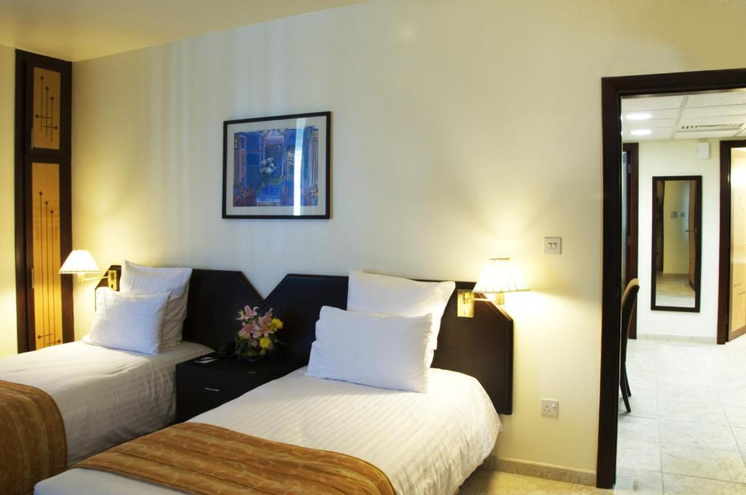 Avari Hotel Apartments - Al Barsha Dubai Exterior foto